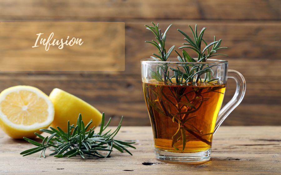 Se faire une infusion : un geste bien-être à adopter