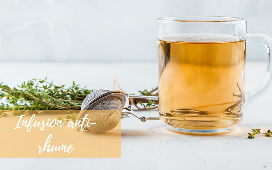 Citron, thym et miel : une infusion anti-rhume