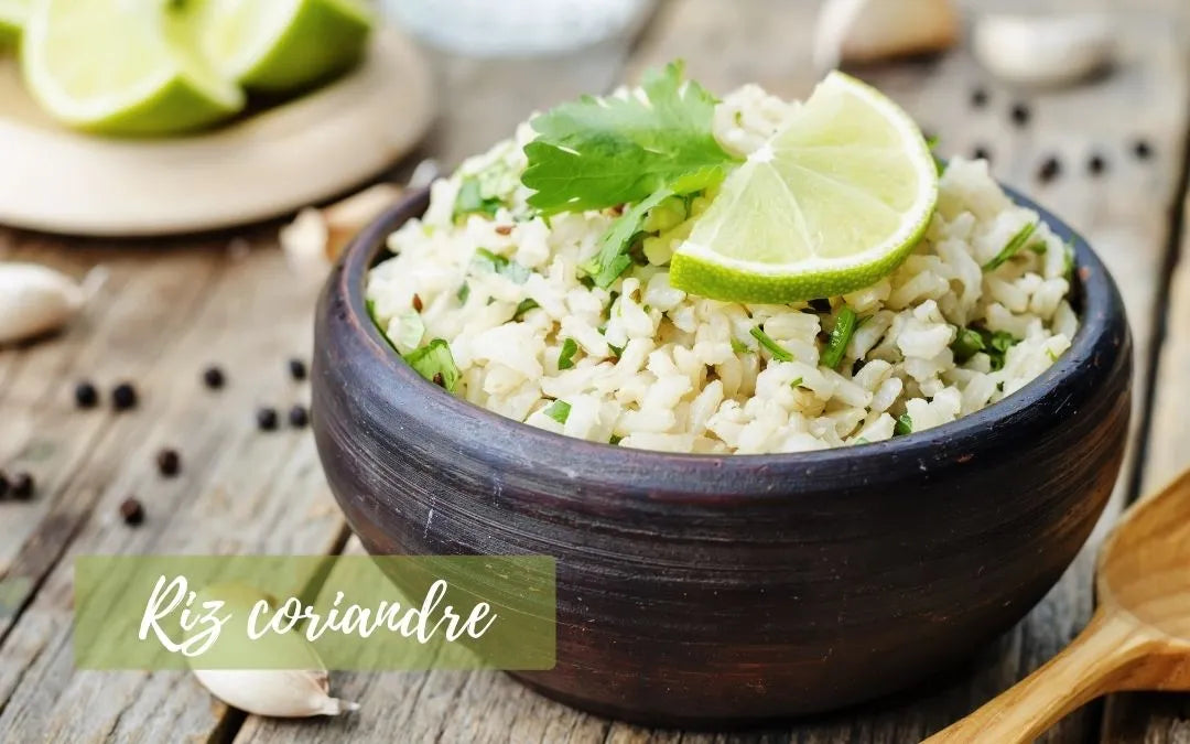 Riz brun à la coriandre, au citron vert et à l’ail
